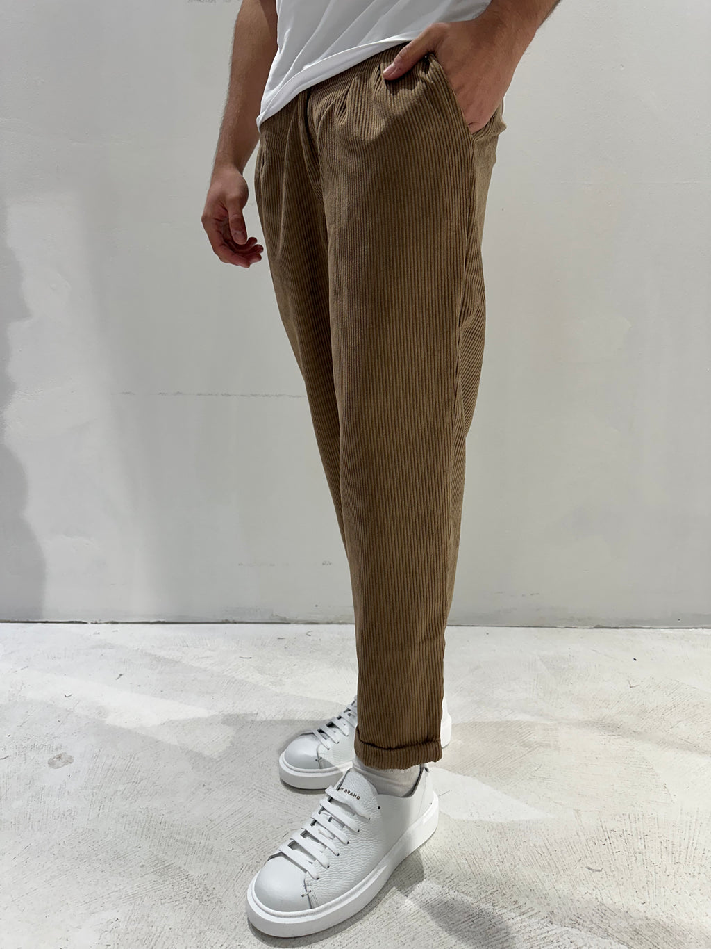PANTALONE IN VELLUTO TASCA A FILO