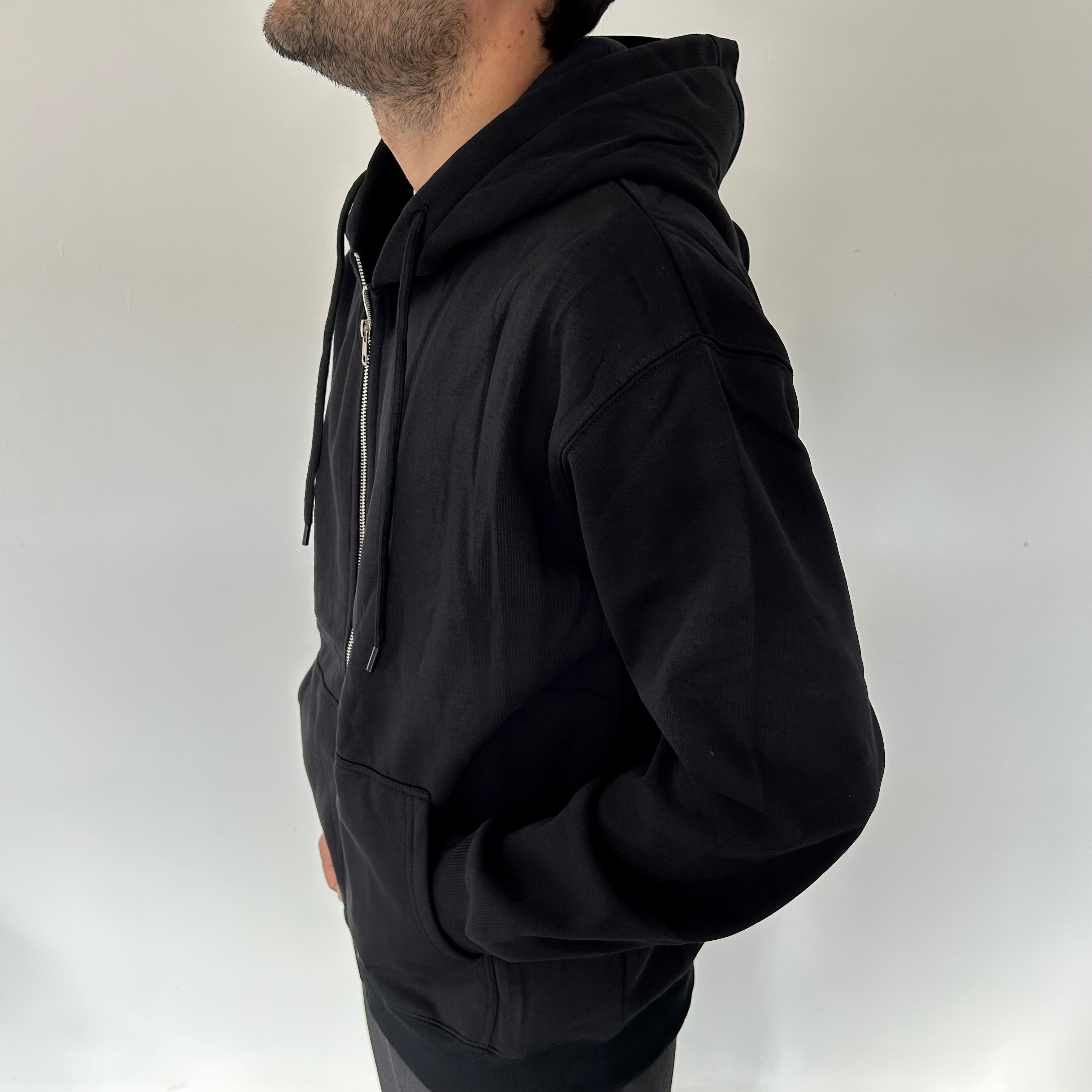FELPA CON CAPPUCCIO E ZIP