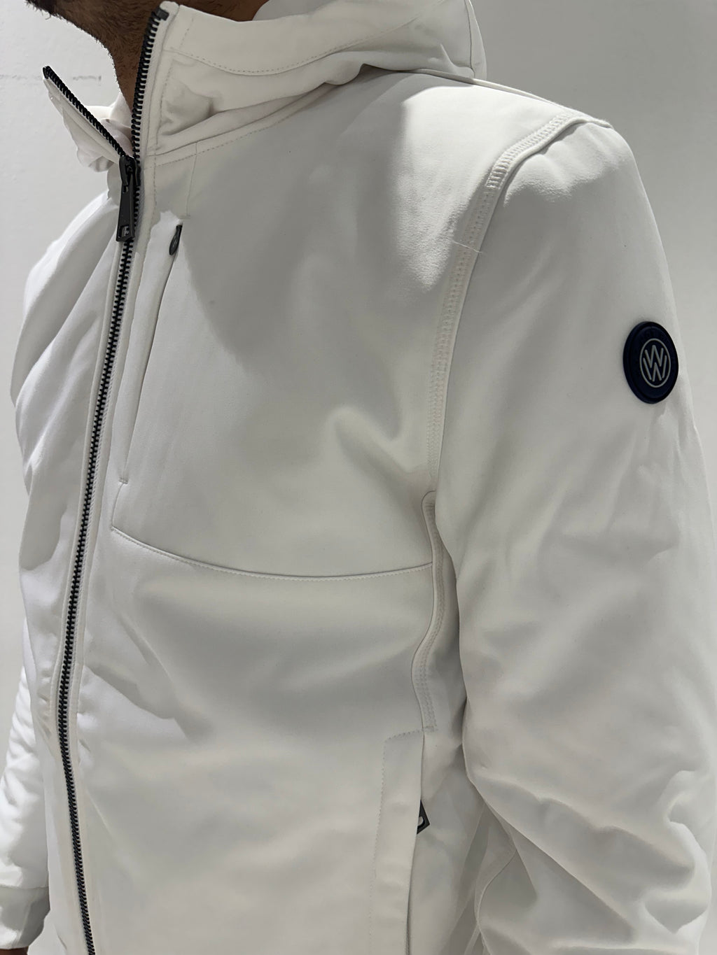 GIUBBOTTO CON ZIP E CAPPUCCIO