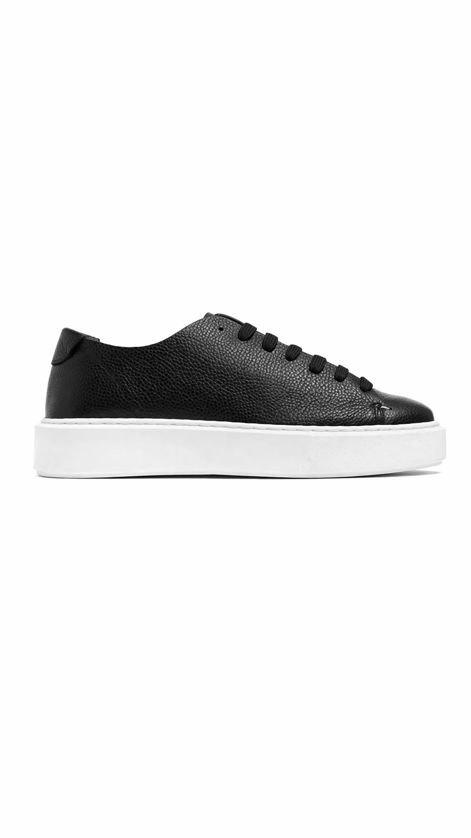 Sneakers essential in taglio vivo