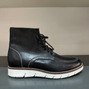 Stivaletto in vera pelle con lacci e suola in gomma