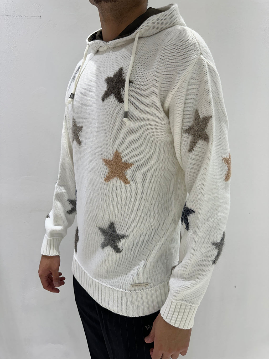 MAGLIONE CON CAPPUCCIO E FANTASIA A STELLE
