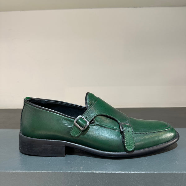 Mocassino con chiusura a doppia fibia