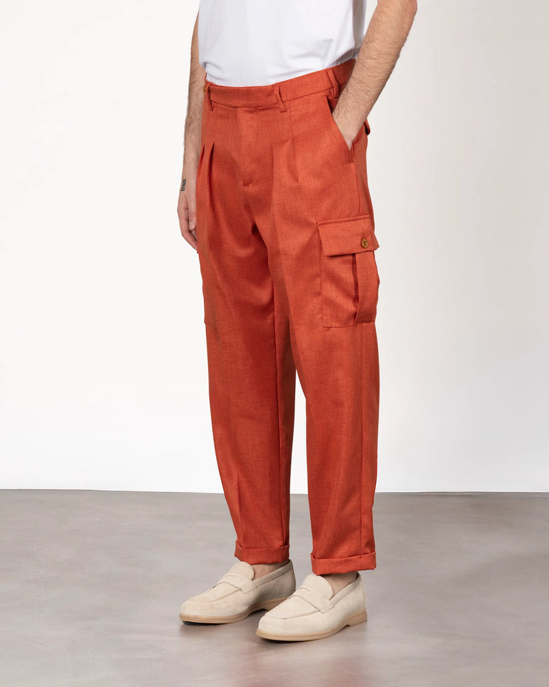 Pantaloni con tasconi e pinces