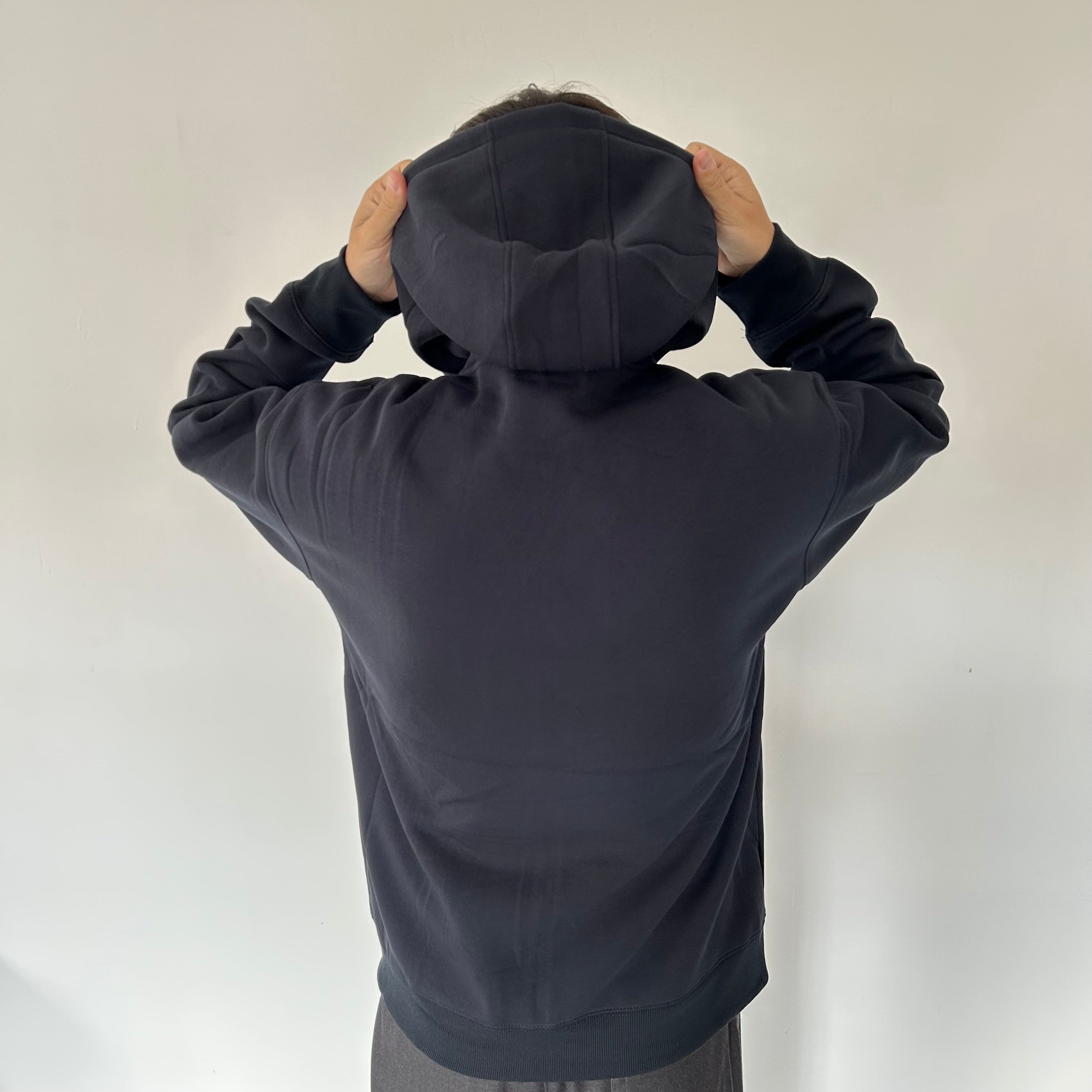 FELPA CON CAPPUCCIO E ZIP