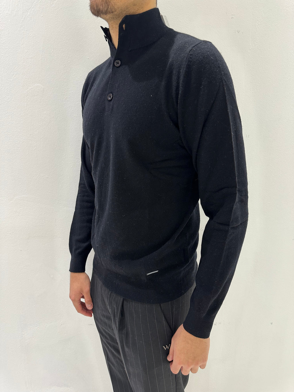 MAGLIONE MEZZO COLLO CON BOTTONI MISTO CACHEMIRE
