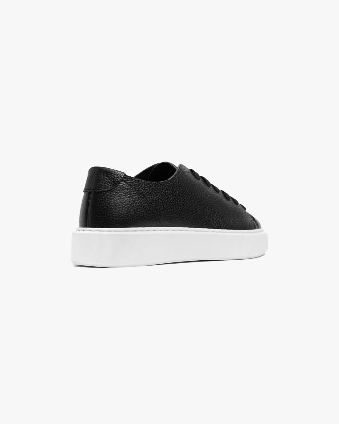 Sneakers essential in taglio vivo