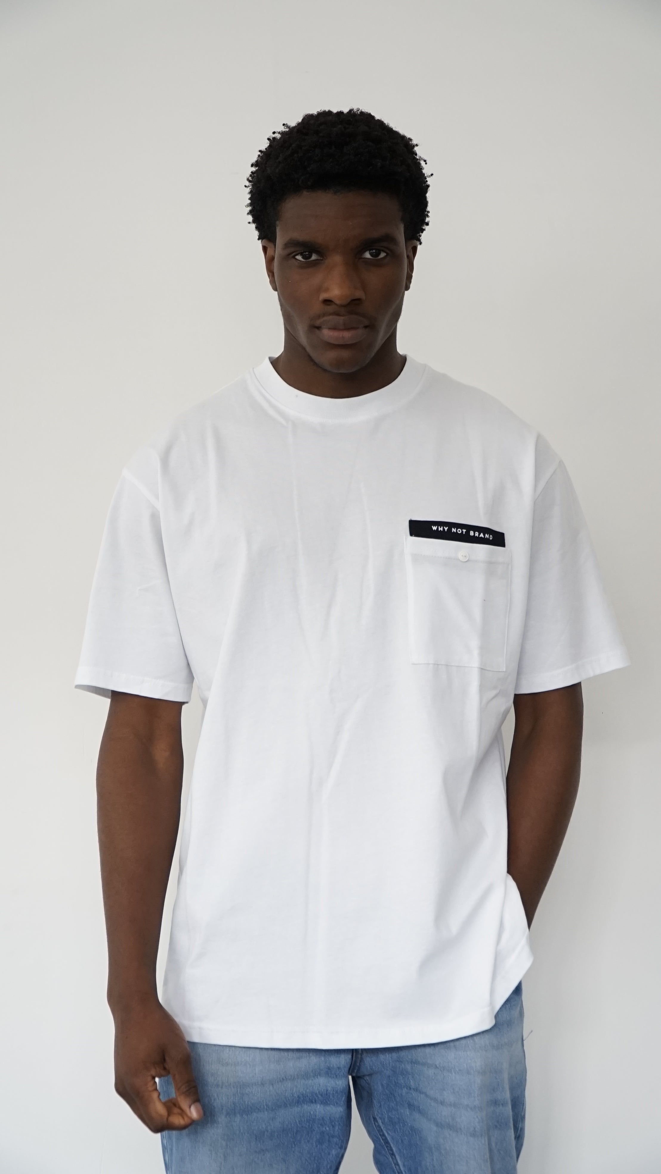 T-SHIRT CON TASCHINO BIANCO E SABBIA