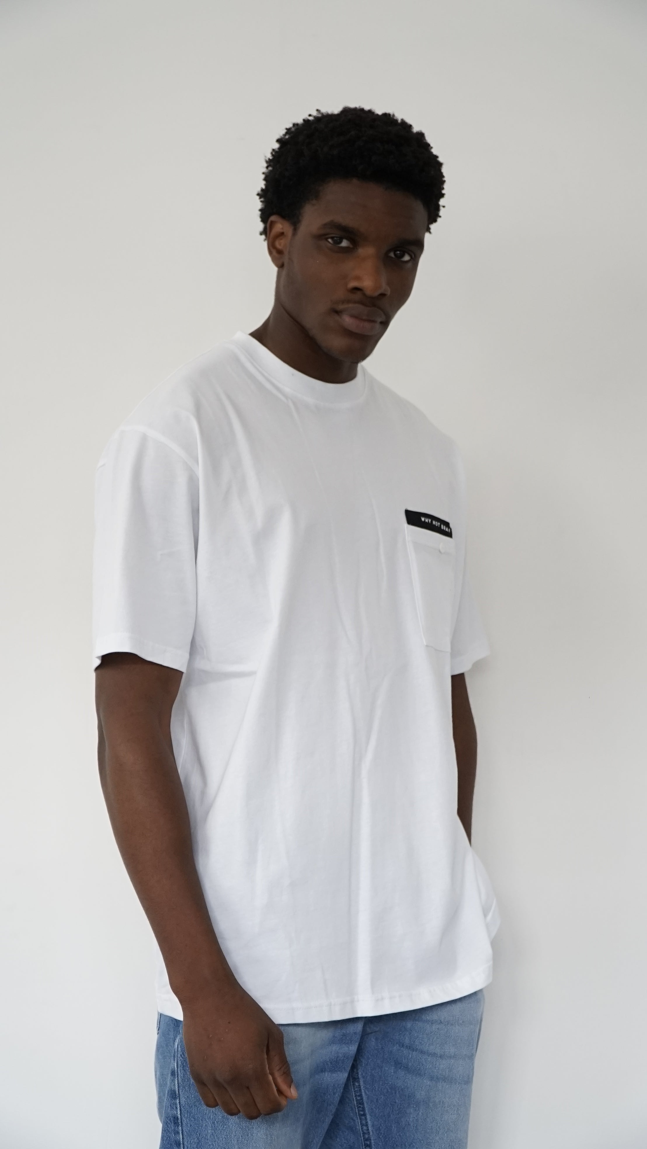 T-SHIRT CON TASCHINO BIANCO E SABBIA