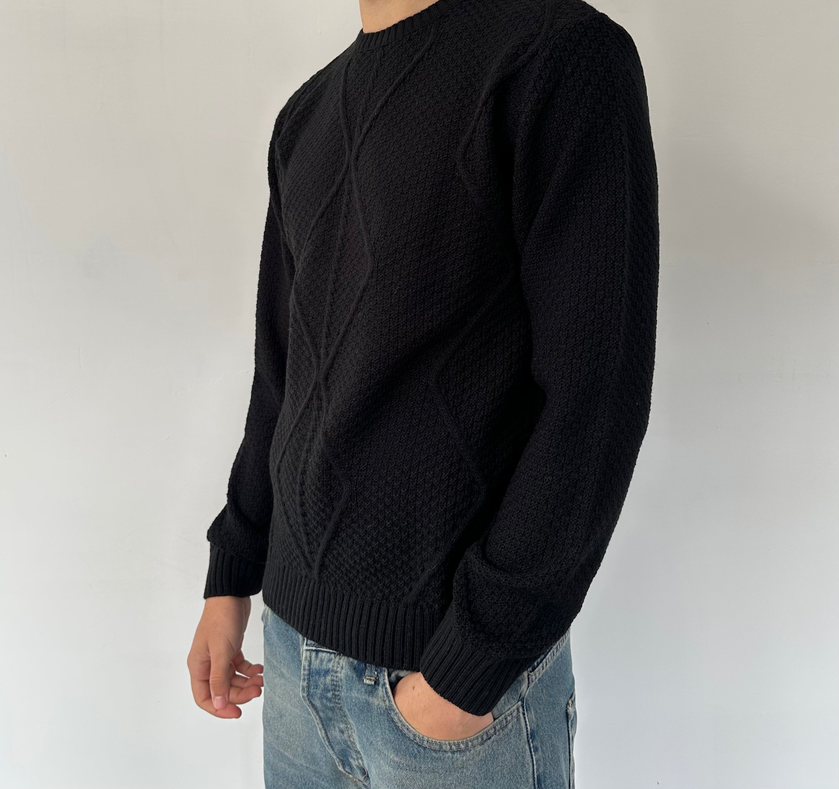 MAGLIONE GIROCOLLO NERO