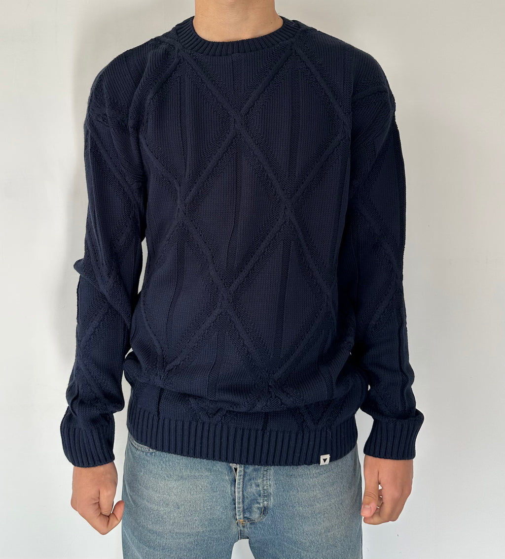 MAGLIONE GIROCOLLO CON FANTASIA ROMBI CUCITA BLU
