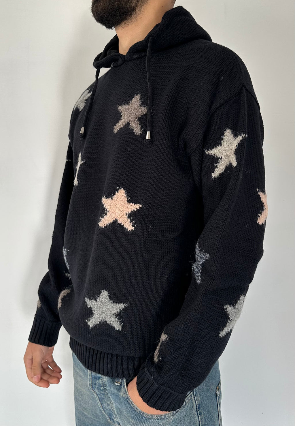 MAGLIONE CON CAPPUCCIO E FANTASIA A STELLE