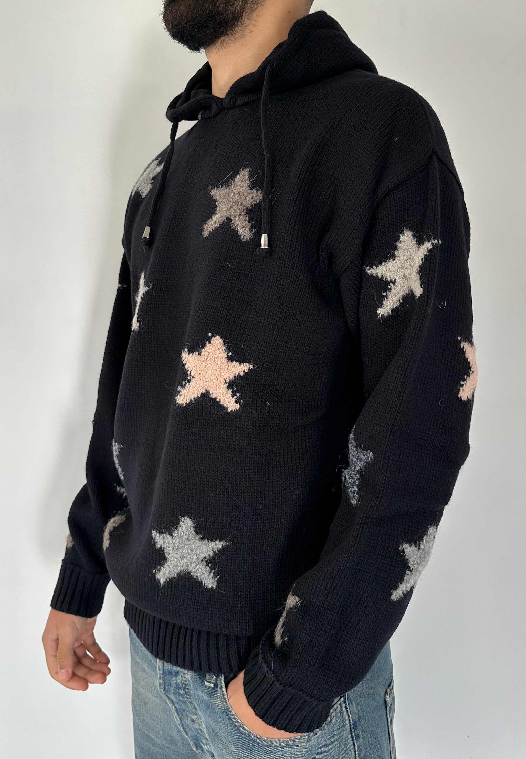 MAGLIONE CON CAPPUCCIO E FANTASIA A STELLE