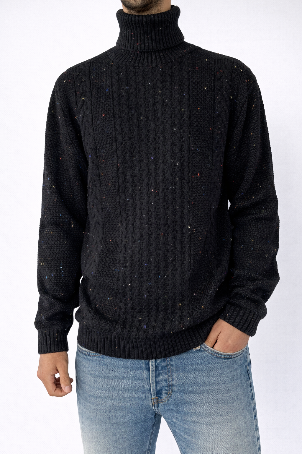 MAGLIONE COLLO ALTO CON DETTAGLI NERO